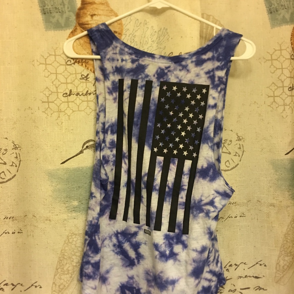 VS pink muscle tee